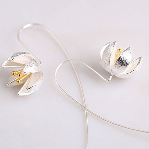 NEW 925 Sterling Silver Two Tone Flower Earrings - Picture 2 of 6